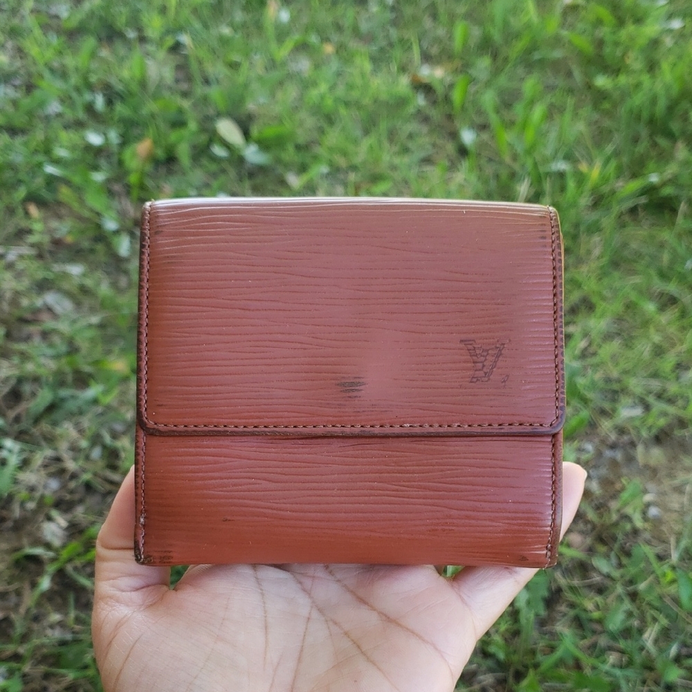 Vintage Louis Vuitton Epi Leather Compact Wallet Classic Luxury 90s